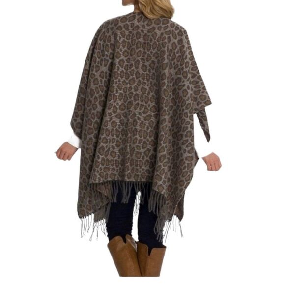 NWOT Woolrich cheetah print poncho - OS - Picture 4 of 7